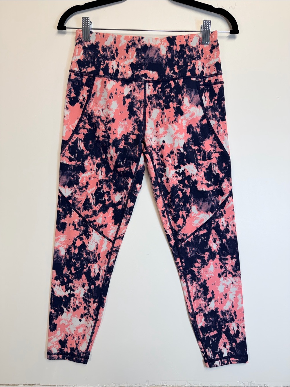 W150 Sweaty Betty Pink and Black Tie-Dye Active Leggings